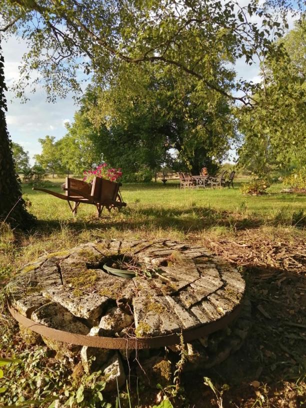 Domaine Moulin de Quincenat Gîte Moulin au Bois Dormant Champagnat  Extérieur photo